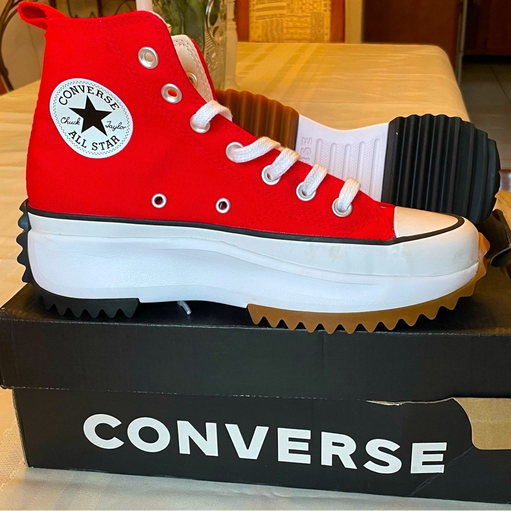 Converse/color: Red/ Size: Women’s 7.5 Men’s 6/Run Star Hike Platform High Top